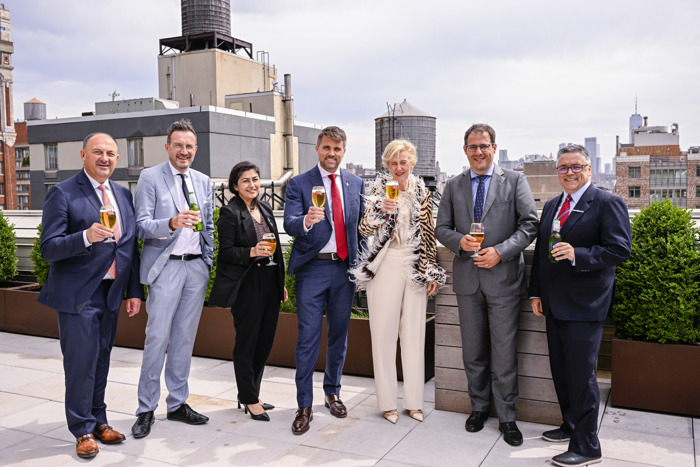 AB InBev benadrukt belang van Stella Artois in de VS tijdens bezoek Prinses Astrid