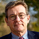 Johan Van Overtveldt, ancien ministre des Finances et membre du Parlement européen, apportera son point de vue du côté de l'Union européenne et de la politique.