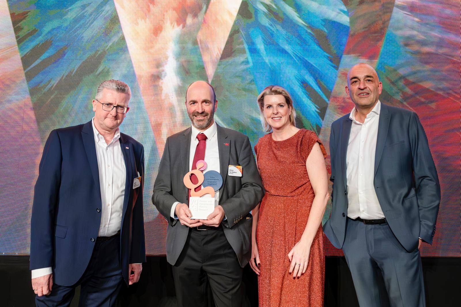V.l.n.r Walter Kestens, regiovoorzitter Hageland, Olivier Van Mullem, bestuurder Van Mullem en Zonen, Daniëlle Vanwesenbeeck, voorzitter Voka-KvK Vlaams-Brabant en Kris Claes, gedelegeerd bestuurder Voka-KvK Vlaams-Brabant V.l.n.r Walter Kestens, regiovoorzitter Hageland, Olivier Van Mullem, bestuurder Van Mullem en Zonen, Daniëlle Vanwesenbeeck, voorzitter Voka-KvK Vlaams-Brabant en Kris Claes, gedelegeerd bestuurder Voka-KvK Vlaams-Brabant