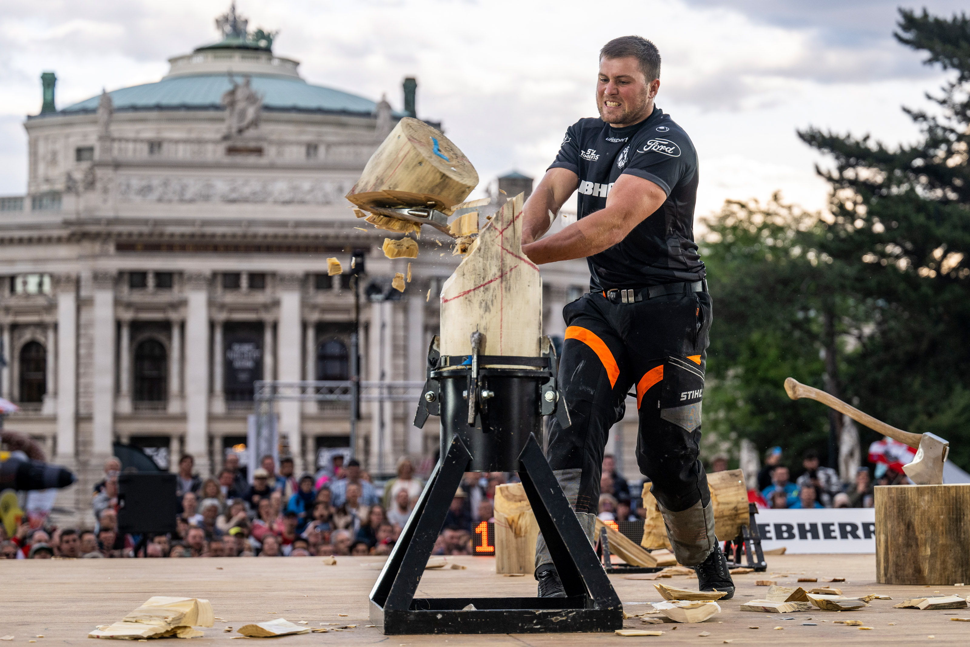 Jack Jordan uit Nieuw-Zeeland in actie tijdens de Standing Block Chop, op weg naar de World Trophy-titel in 2022