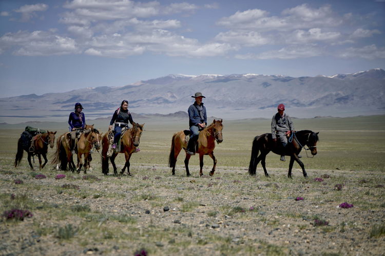 De helden van Arnout/Mongolië (c) VRT