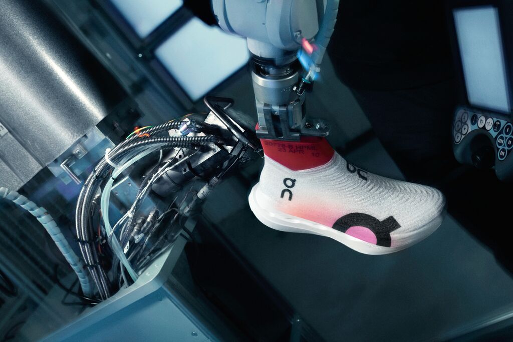 CloudboomStrike 25cm ls (本日限定)オン(On)