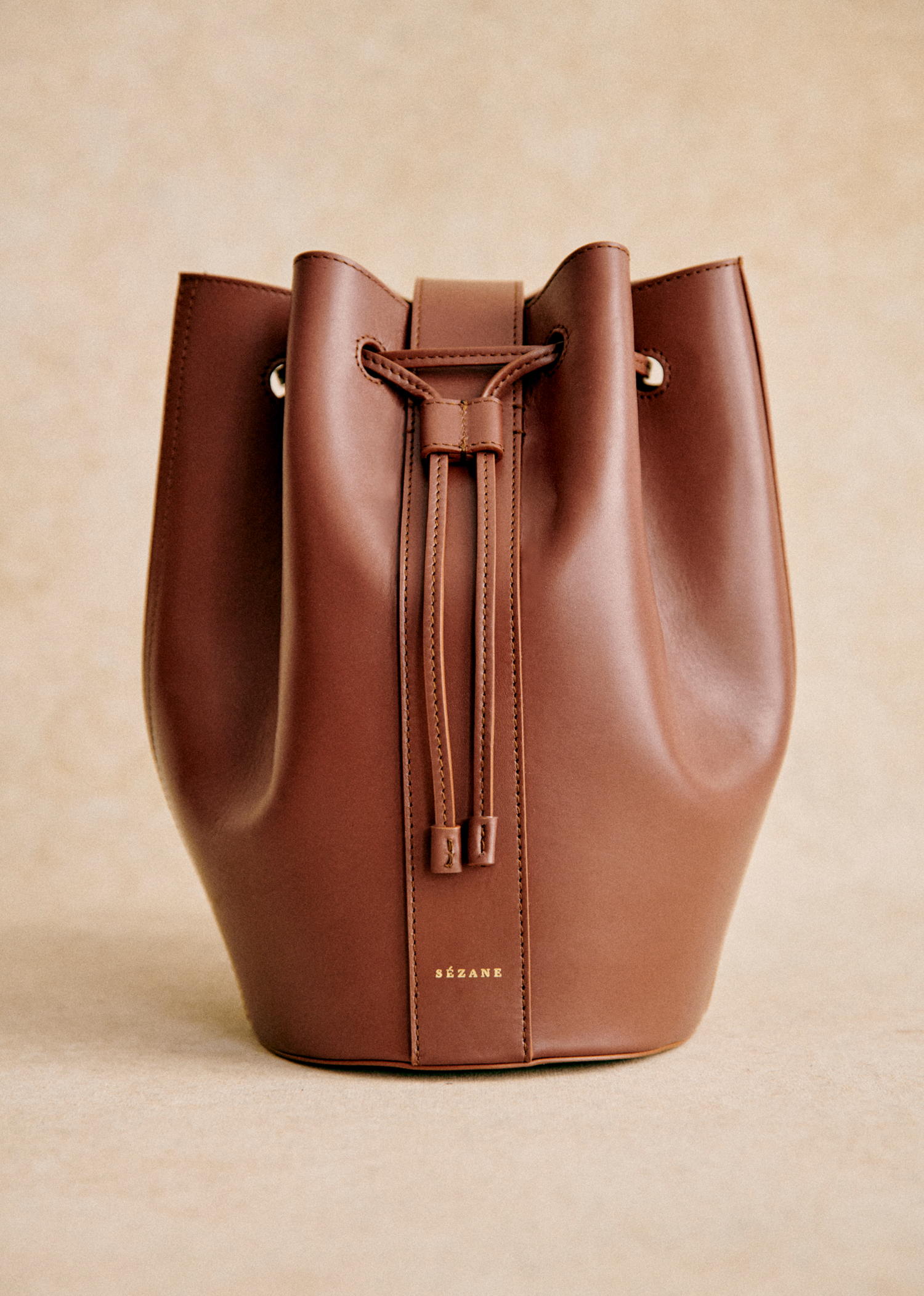 Sézane - Bourse Marcel - Chocolat lisse heritage - 330€