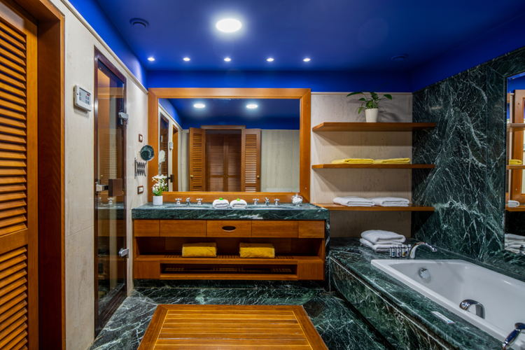 Luxury Hotel Suite Sea View