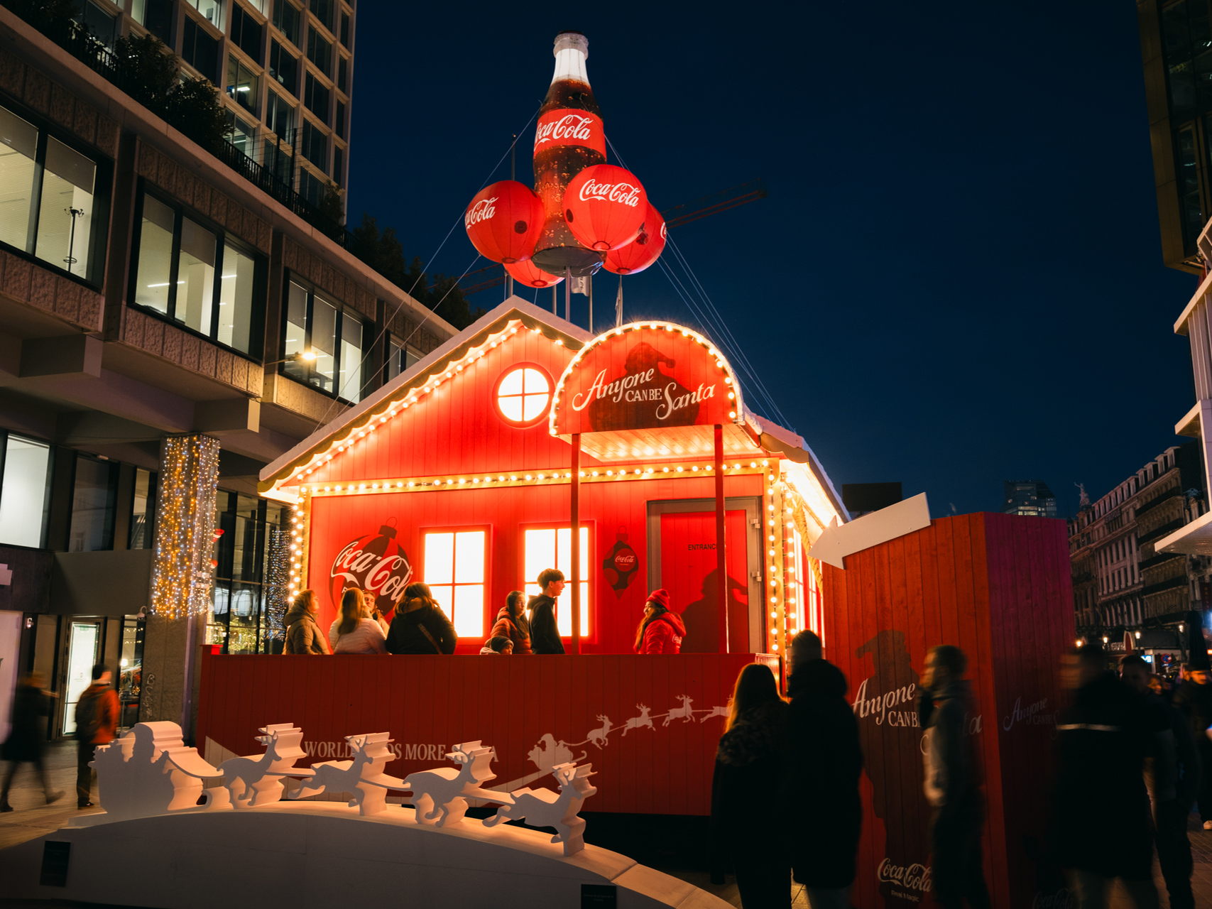 Coca-Cola gaat voor magische kerstervaring en steun voor de Voedselbanken 