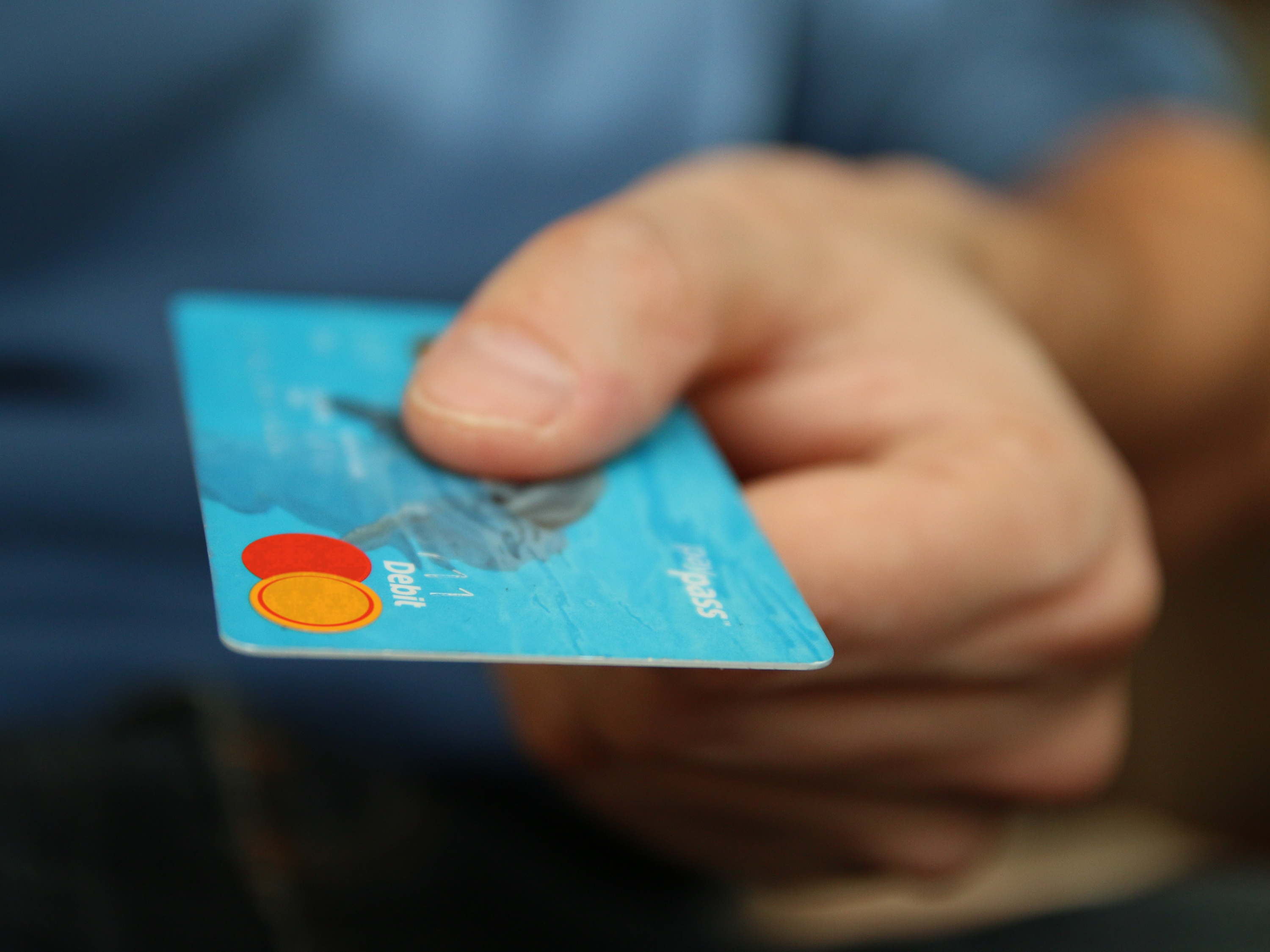 ¿Comprar a plazos con tarjeta de débito? ya es posible en México con este método de pago