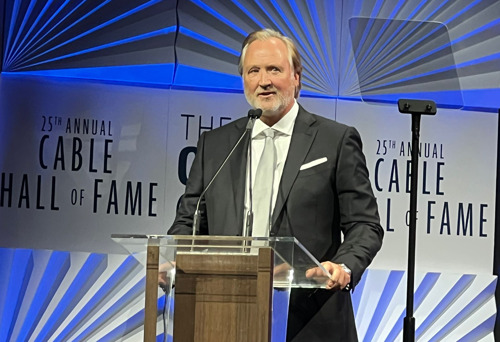 John Porter, CEO de Telenet, premier CEO d'une entreprise belge à rejoindre le prestigieux Cable Hall of Fame