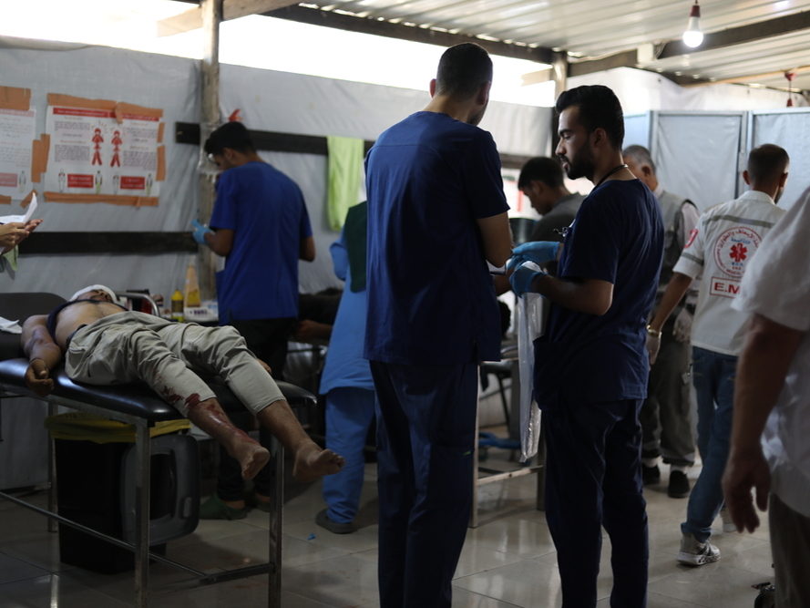 Los médicos no pueden parar el genocidio, los líderes mundiales sí