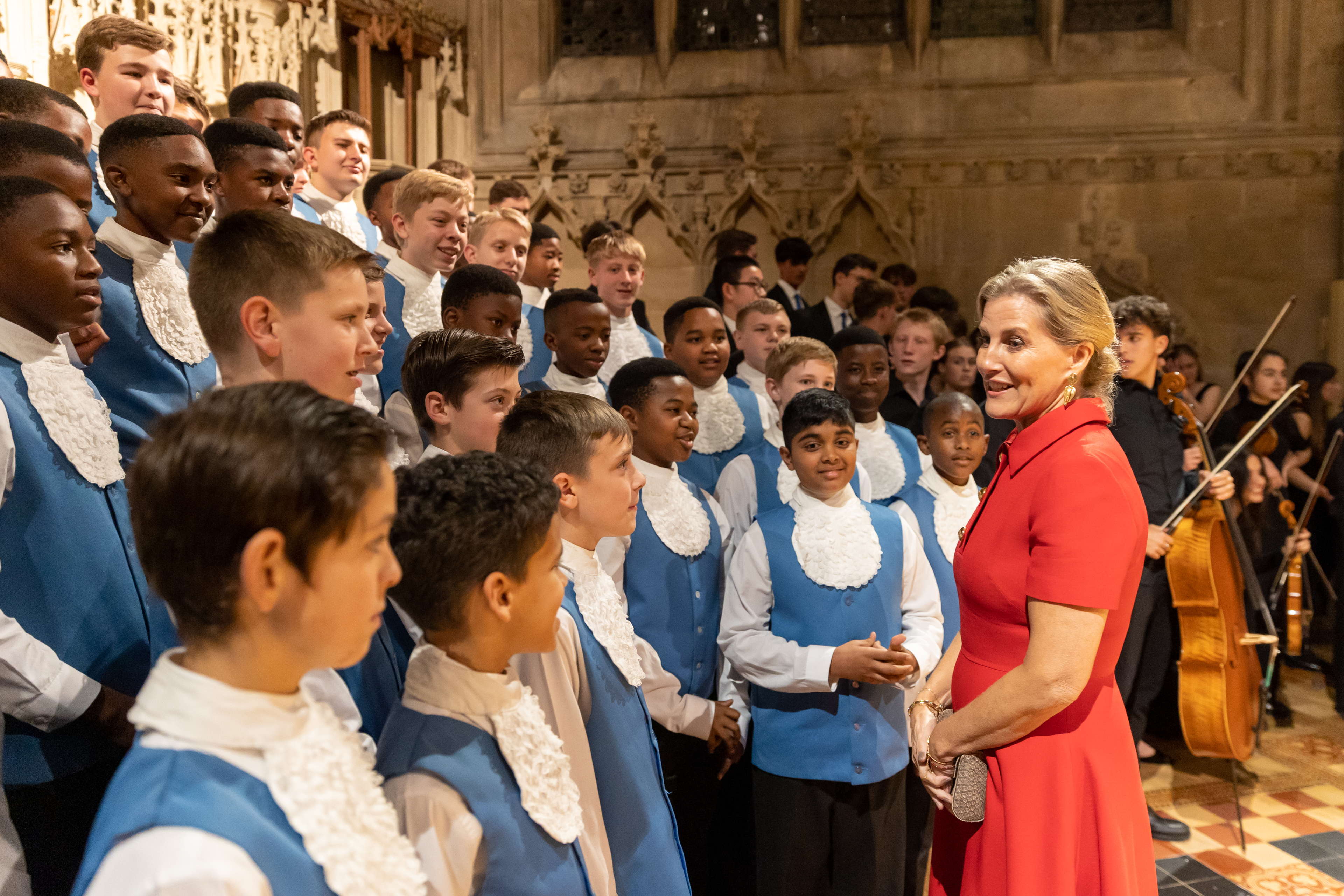 DRAKENSBERG BOYS CHOIR WINS OVER UK AUDIENCES AS SA BEARERS OF JOY AND HOPE