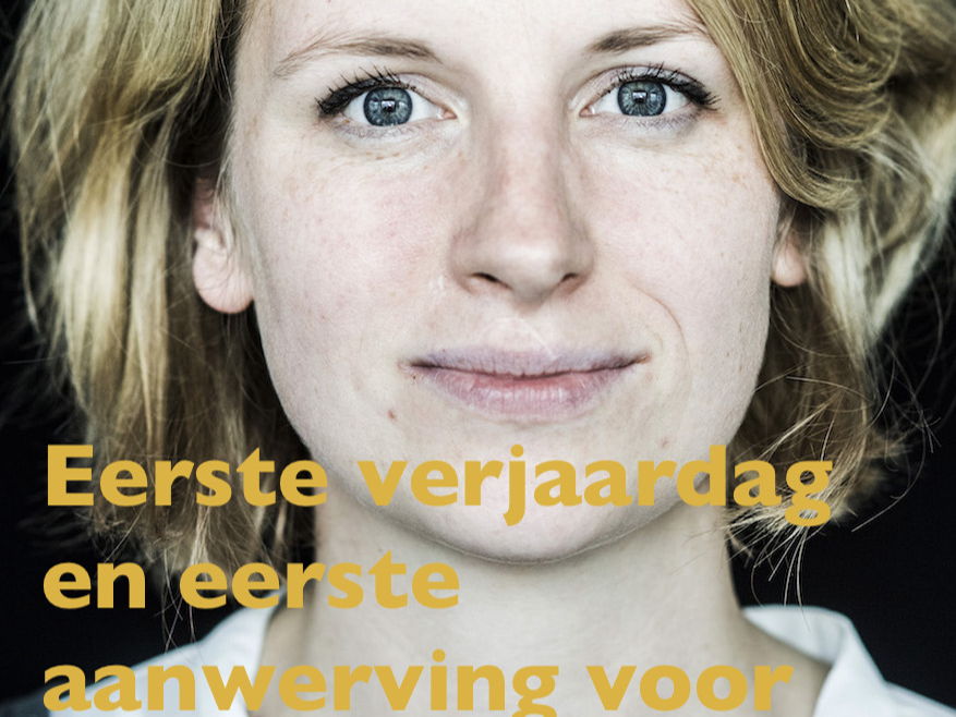 Eerste verjaardag en eerste aanwerving voor Talking Birds PR