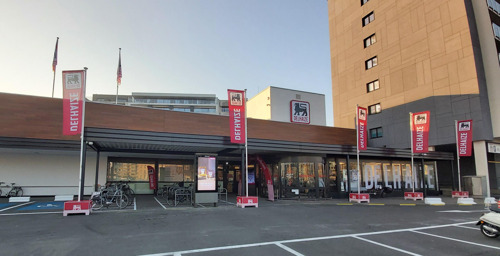 Delhaize supermarkt Oostende Hazegras volledig vernieuwd volgens gloednieuw supermarktconcept
