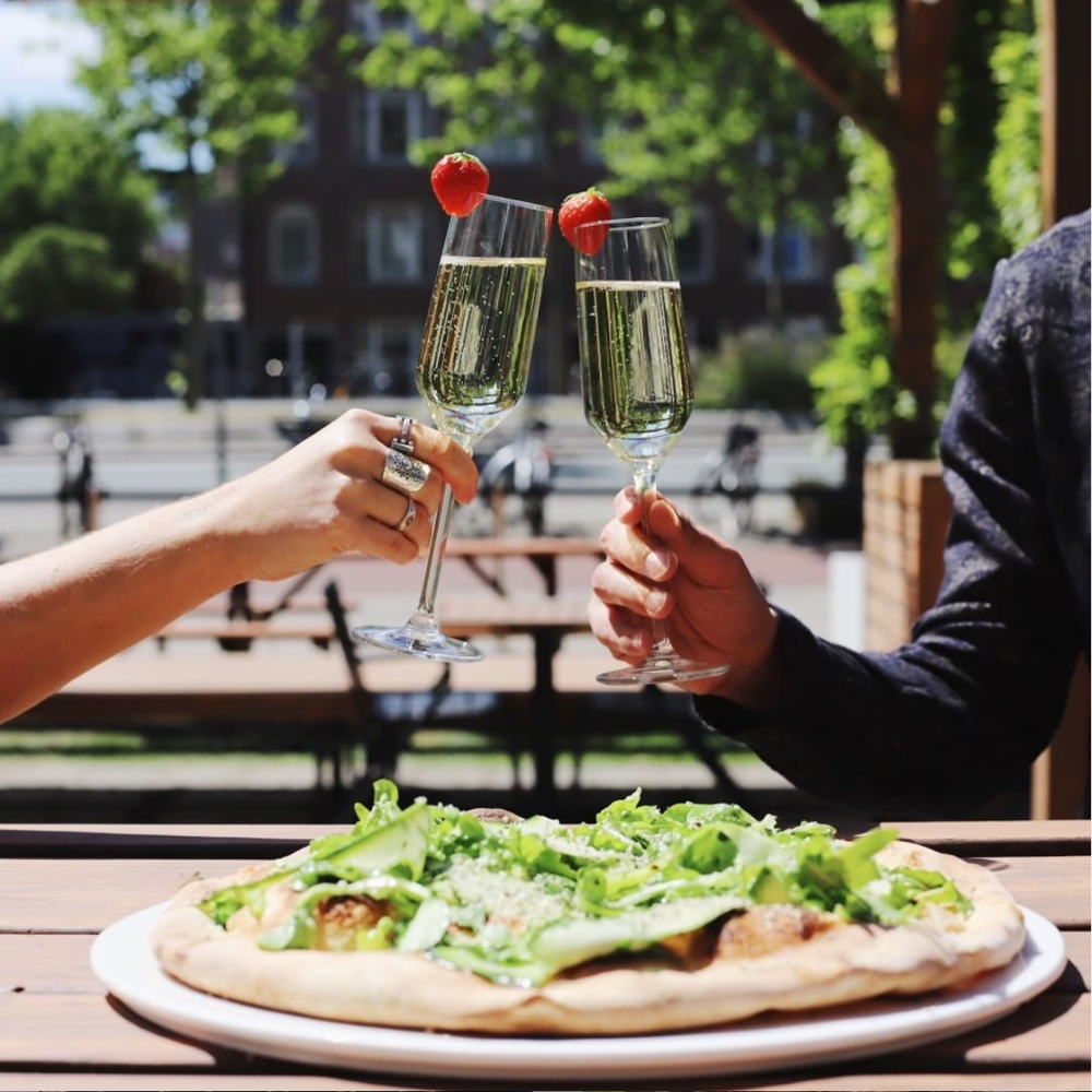 Prosecco & Pizza Brunch bij The Student Hotel