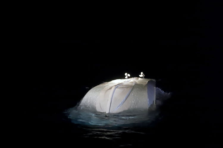 Last night, 75 people, including women and children, were on an overcrowded fiberglass boat that capsized. Approximately 45 fell in the water. Luckily, everyone could be rescued by MSF Teams on #GeoBarents and are now recovering onboard. Some are weak and in shock.Copyright: MSF/Stefan Pejovic