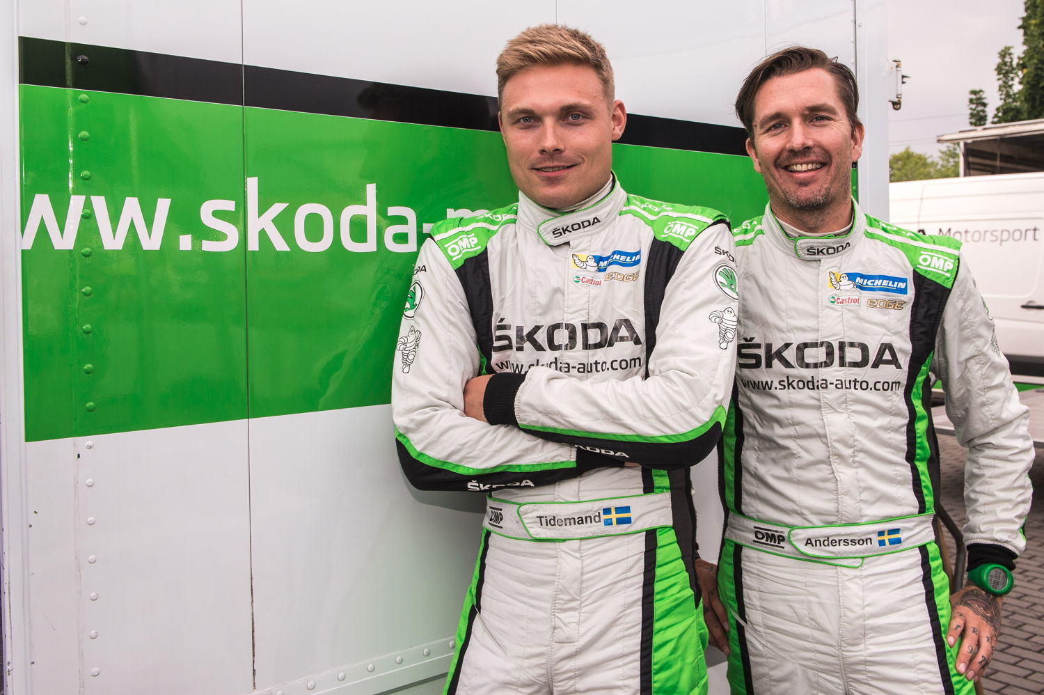 With four wins Pontus Tidemand (left) and co-driver Jonas Andersson (ŠKODA FABIA R5) so far are dominating the WRC 2 of 2017.