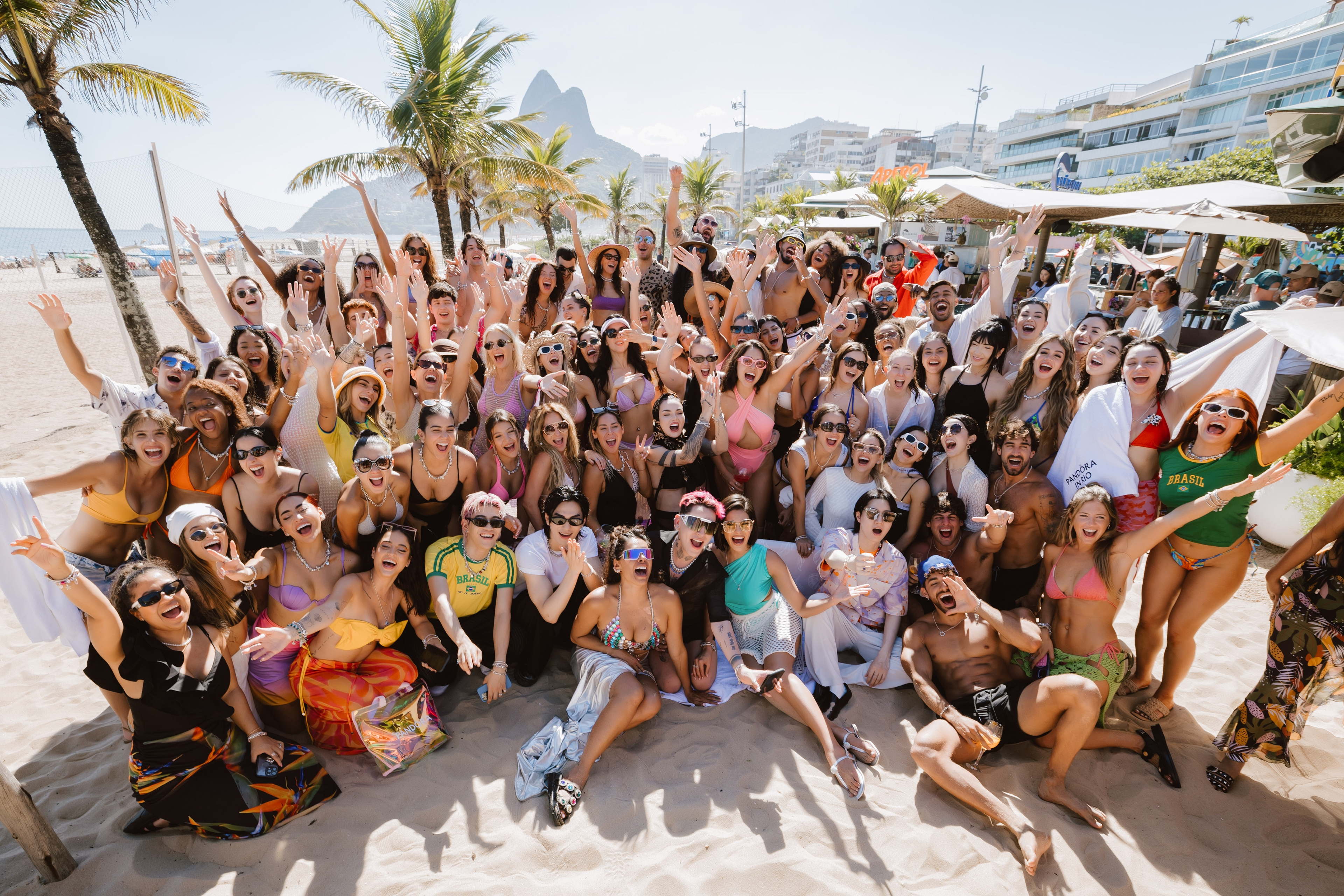 ¡PANDORA Y SU SQUAD DE INFLUENCERS VIVIERON UNA NOCHE INOLVIDABLE EN EL SAMBÓDROMO DURANTE EL CARNAVAL DE RÍO!