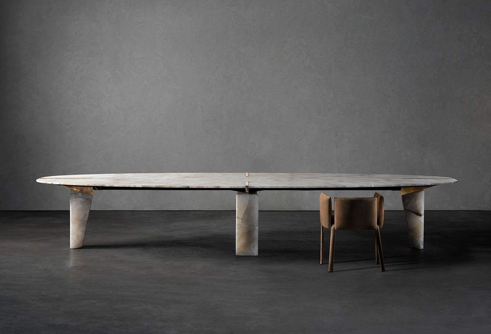 Shield Table di Ugo Cacciatori
