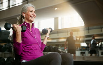 Más fuerte por más tiempo: Nuevo ingrediente de suero de leche retrasa la pérdida de masa muscular relacionada con la edad