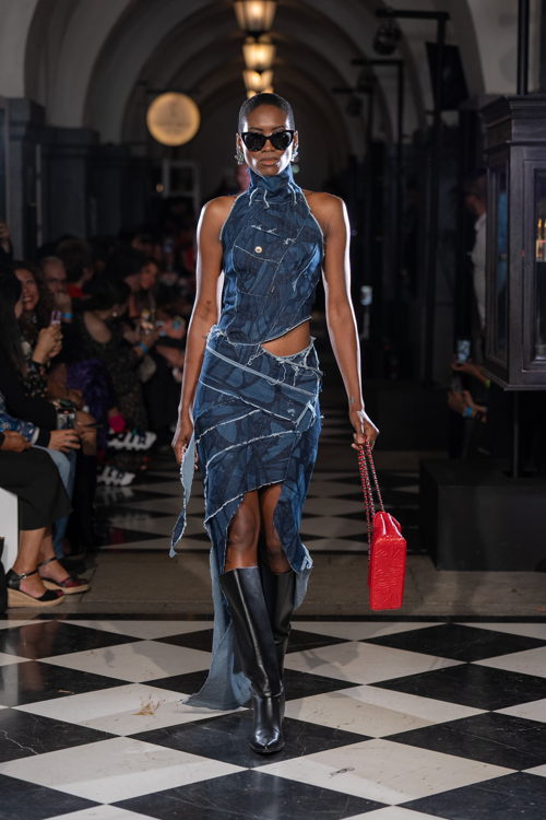 PINEDA COVALIN EN VOLVO FASHION WEEK MÉXICO
