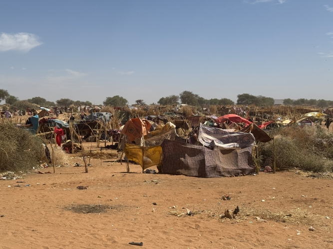 Tawila Umda, a 5 km de la ciudad de Tawila, campo donde se han alojado miles de familias llegadas de Zamzam. Abril de 2025. THIBAULT FENDLER/MSF Tawila Umda, a 5 km de la ciudad de Tawila, campo donde se han alojado miles de familias llegadas de Zamzam. Abril de 2025. THIBAULT FENDLER/MSF