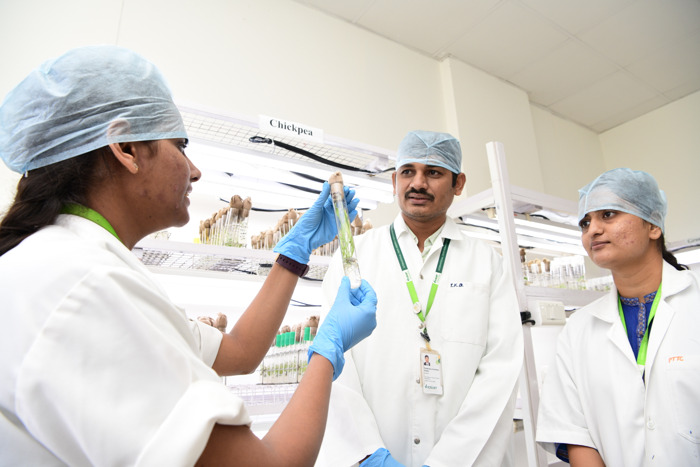 ICRISAT’s young researchers shine at major international conference on applied genetics