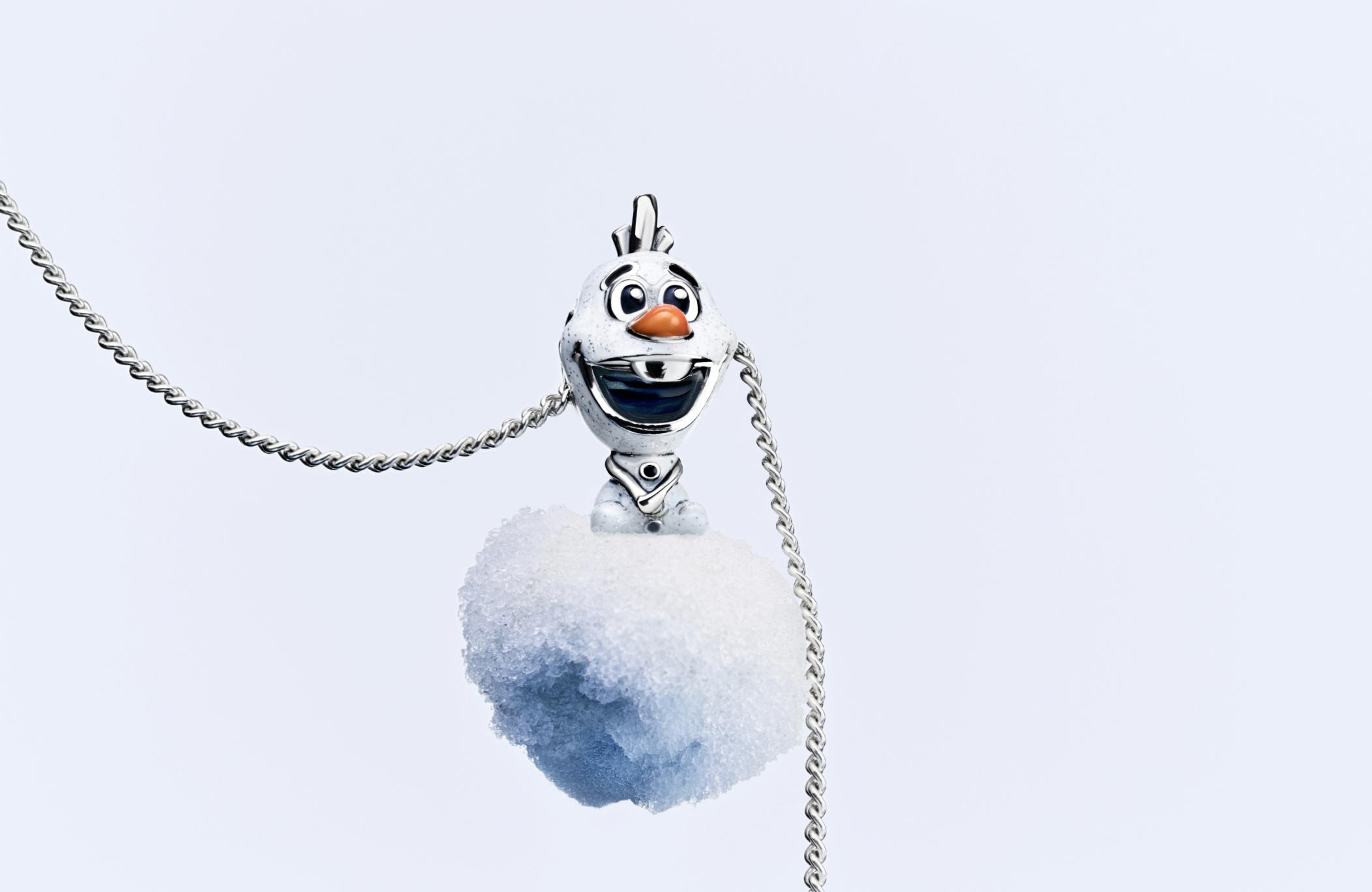 PANDORA PRESENTA LA MAGIA DE DISNEY FROZEN EN UNA COLECCIÓN QUE CELEBRA EL ENCANTO Y LA FUERZA INTERIOR 