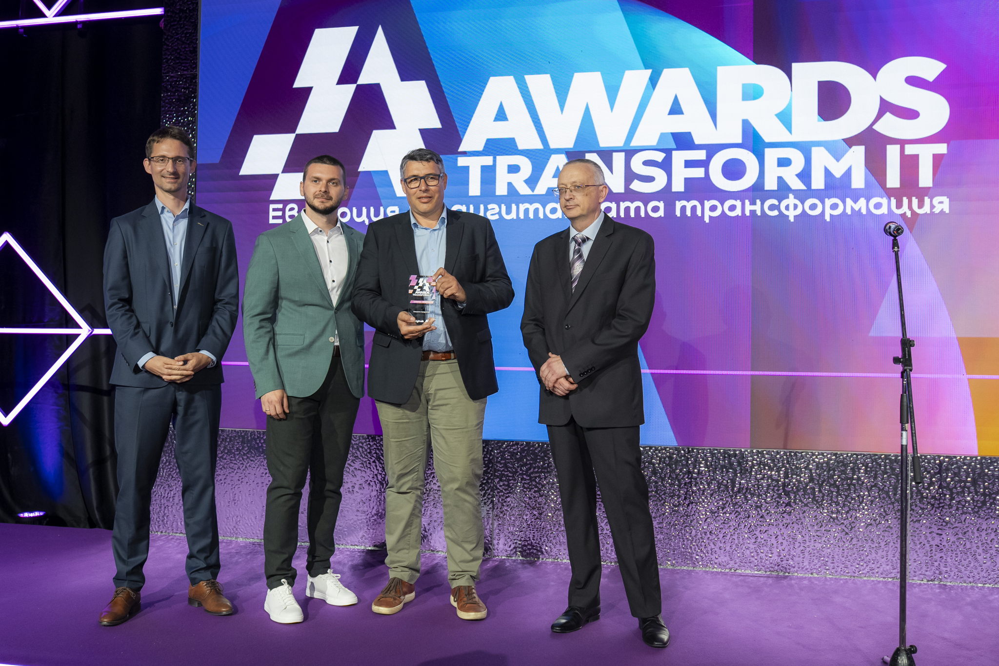 Доверие-Брико получиха специалната награда на журито на Transform IT Awards 2026 Доверие-Брико получиха специалната награда на журито на Transform IT Awards 2026