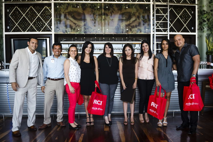 Ricky Manzano, gerente de ventas internacionales en Vidanta Riviera Maya, Adolfo Aguillón Hernández, gerente de The Grand Mayan, Szilvia Rostas, Berenice López, Shauna Ehman, directora de mercadotecnia de Vida Vacations, Ericka Dueñas León, ejecutivo senior de desarrollo de negocios de RCI, Alejandra Espinosa, directora de desarrollo de negocios de RCI, Gabriela Martínez y Cristian Guerrero Ricky Manzano, gerente de ventas internacionales en Vidanta Riviera Maya, Adolfo Aguillón Hernández, gerente de The Grand Mayan, Szilvia Rostas, Berenice López, Shauna Ehman, directora de mercadotecnia de Vida Vacations, Ericka Dueñas León, ejecutivo senior de desarrollo de negocios de RCI, Alejandra Espinosa, directora de desarrollo de negocios de RCI, Gabriela Martínez y Cristian Guerrero