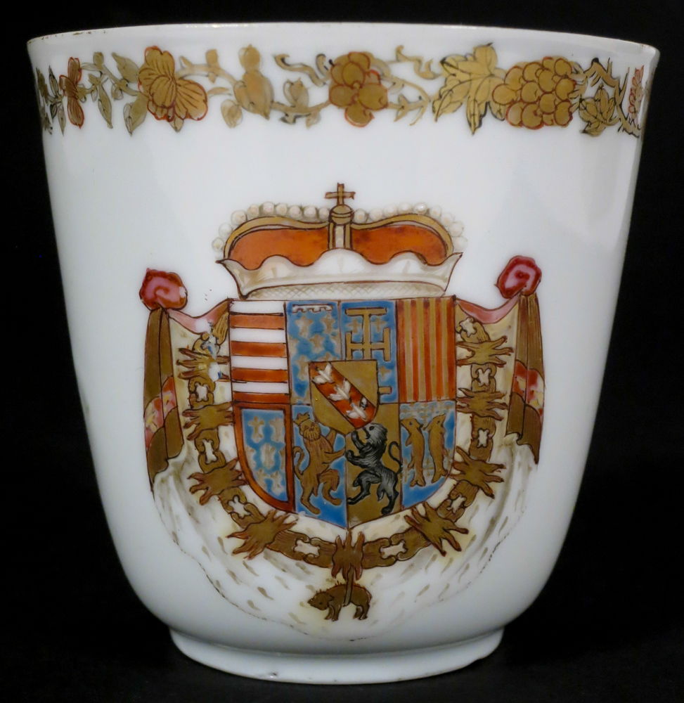 Une tasse en porcelaine de l’époque de Charles-Alexandre de Lorraine