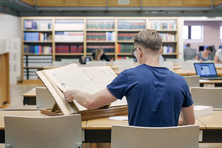 Met Google Books maakt de Erfgoedbibliotheek Hendrik Conscience een aanzienlijk deel van haar collectie online toegankelijk.