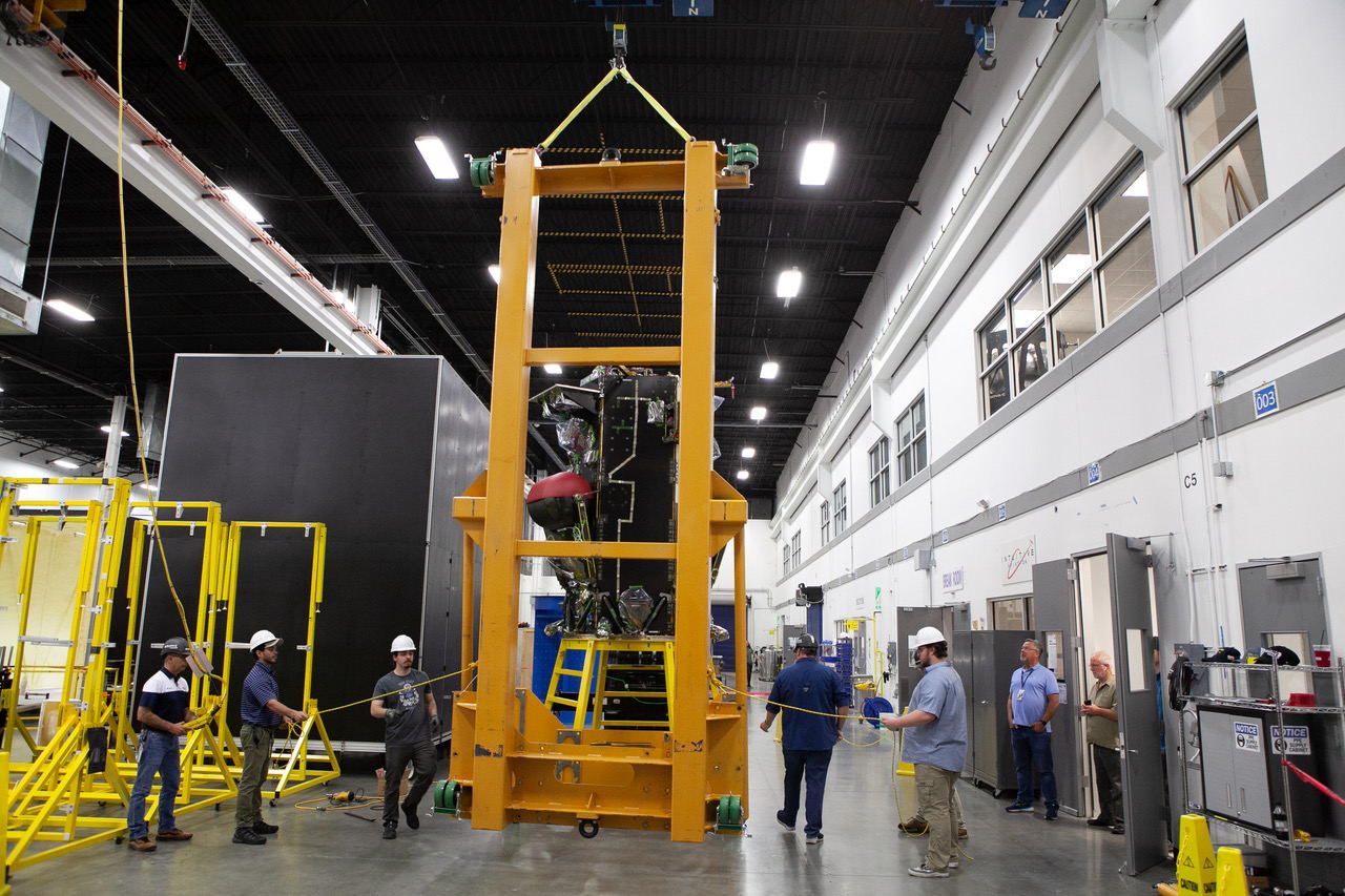 After welding, the lander was returned to the vertical position. 