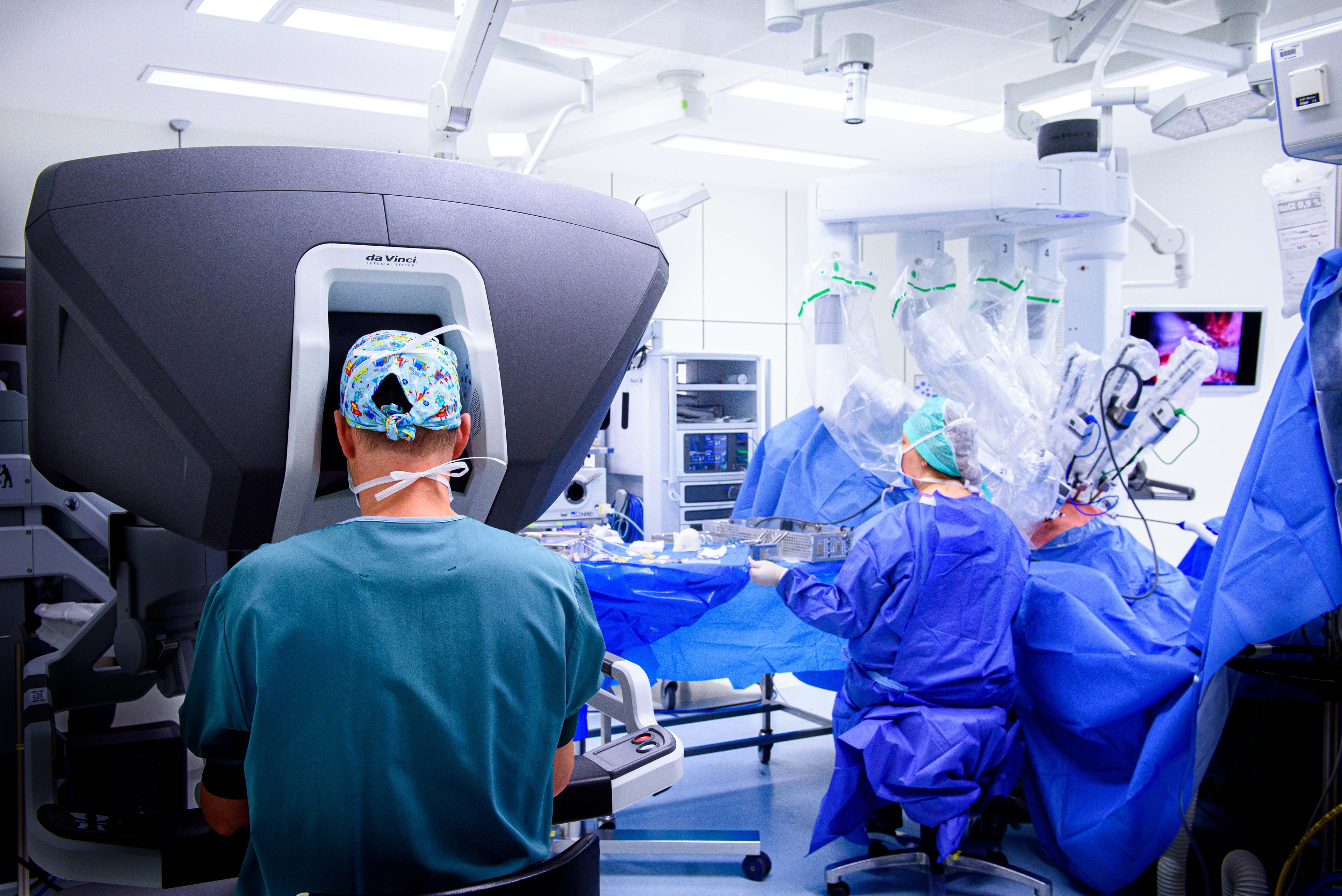 UZ Leuven kiest met 4 nieuwe operatierobots resoluut voor robotchirurgie bij 7 chirurgische disciplines