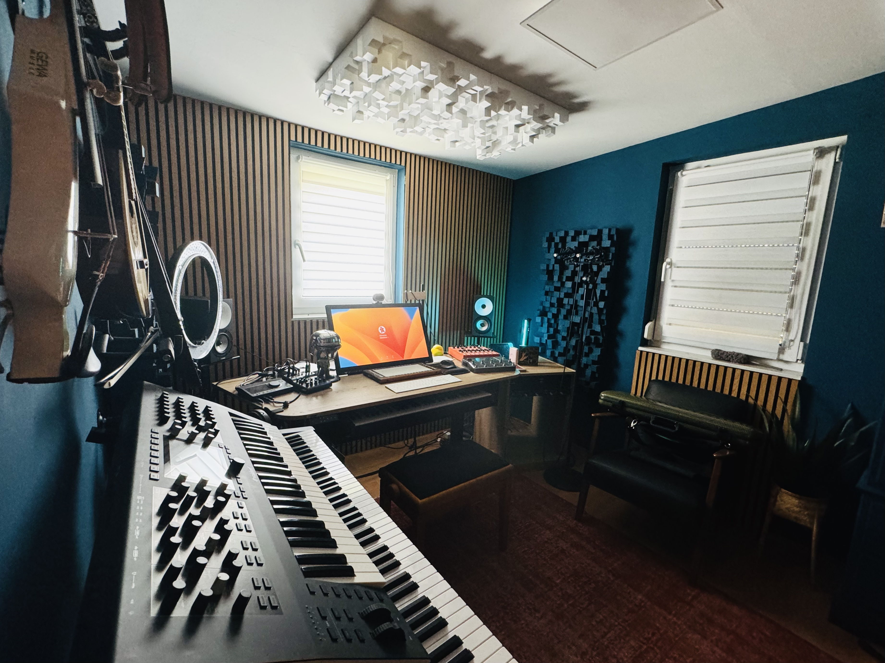 Inside Rusanda's home studio