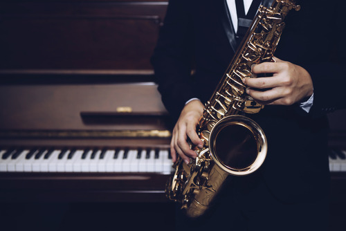 Uit PhD over belangrijkste saxofonist 20ste eeuw vloeien composities voor tenorsaxofoon en piano voort