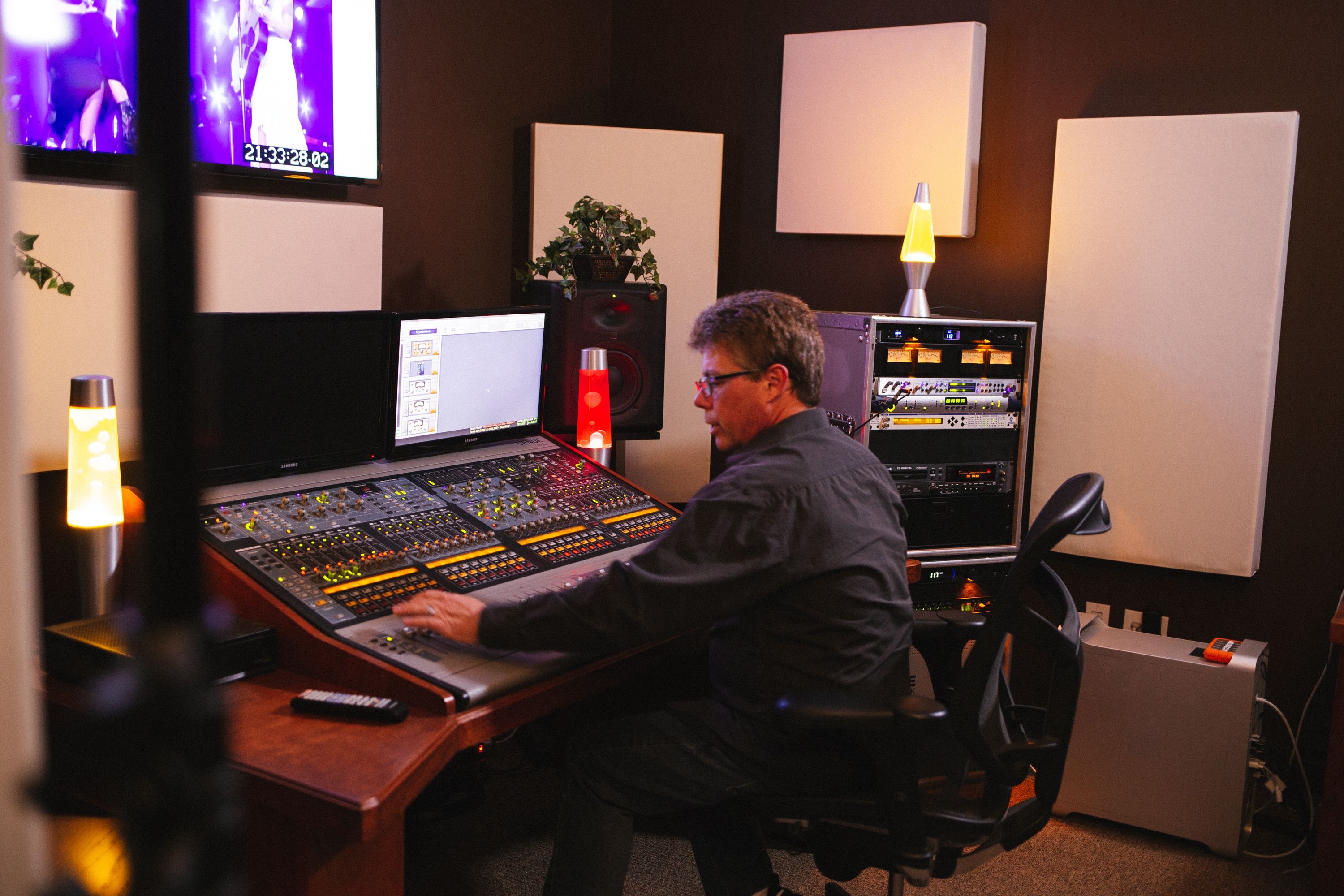 Broadcast Music Mixer Randy Faustino working on the final mix for the Season 16 finale of American Idol. Randy has worked with the likes of Kelly Clarkson, Elton John, the Bee Gees and many more