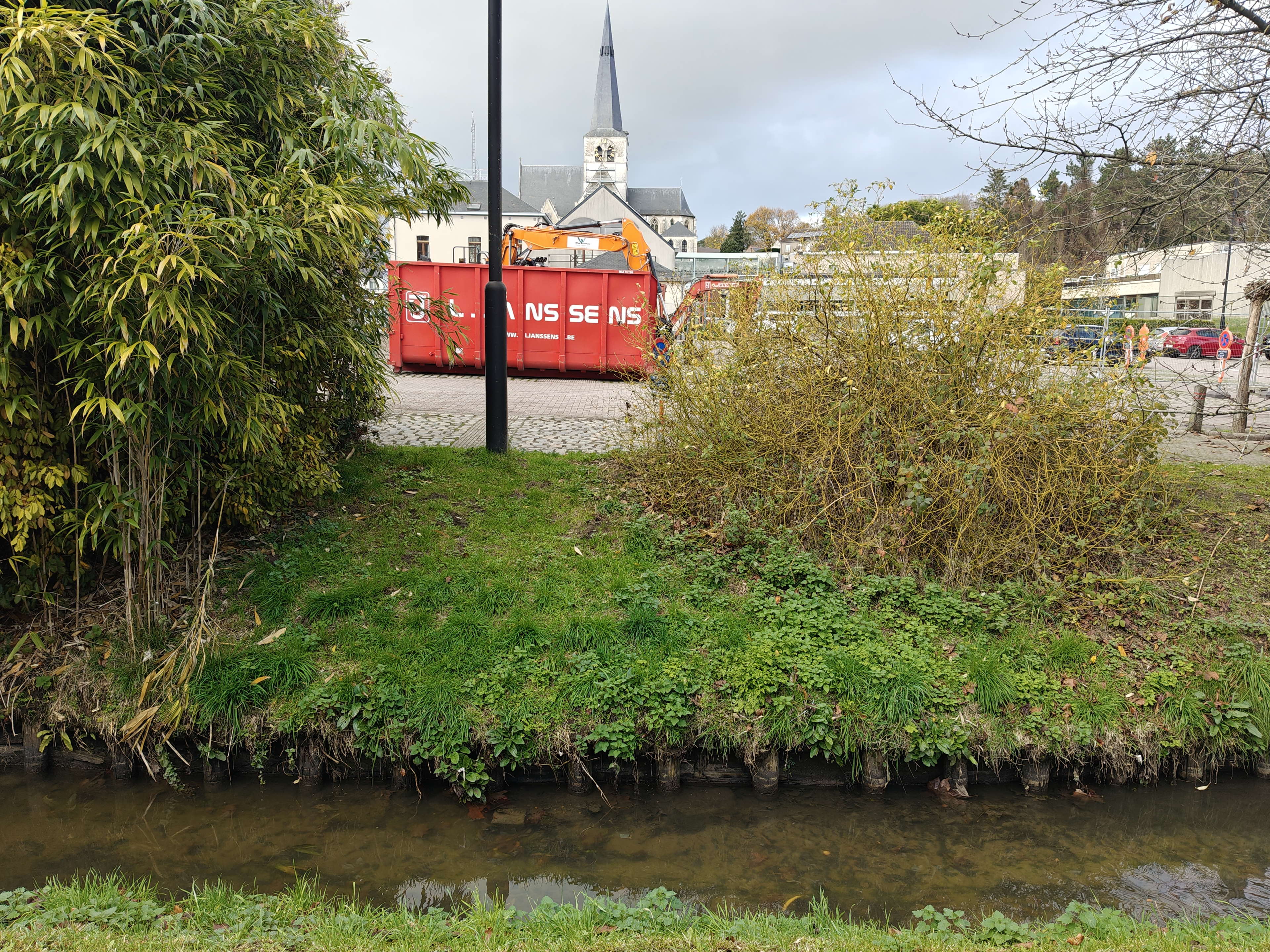 Gedeeltelijke ontharding Gemeenteplein Huldenberg gaat van start
