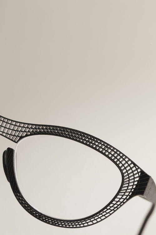 Hoet Couture, 3D lasergeprinte brillen. Ontwerp: Hoet Optiek. Photo: Hilde Vandaele / Trendsform.