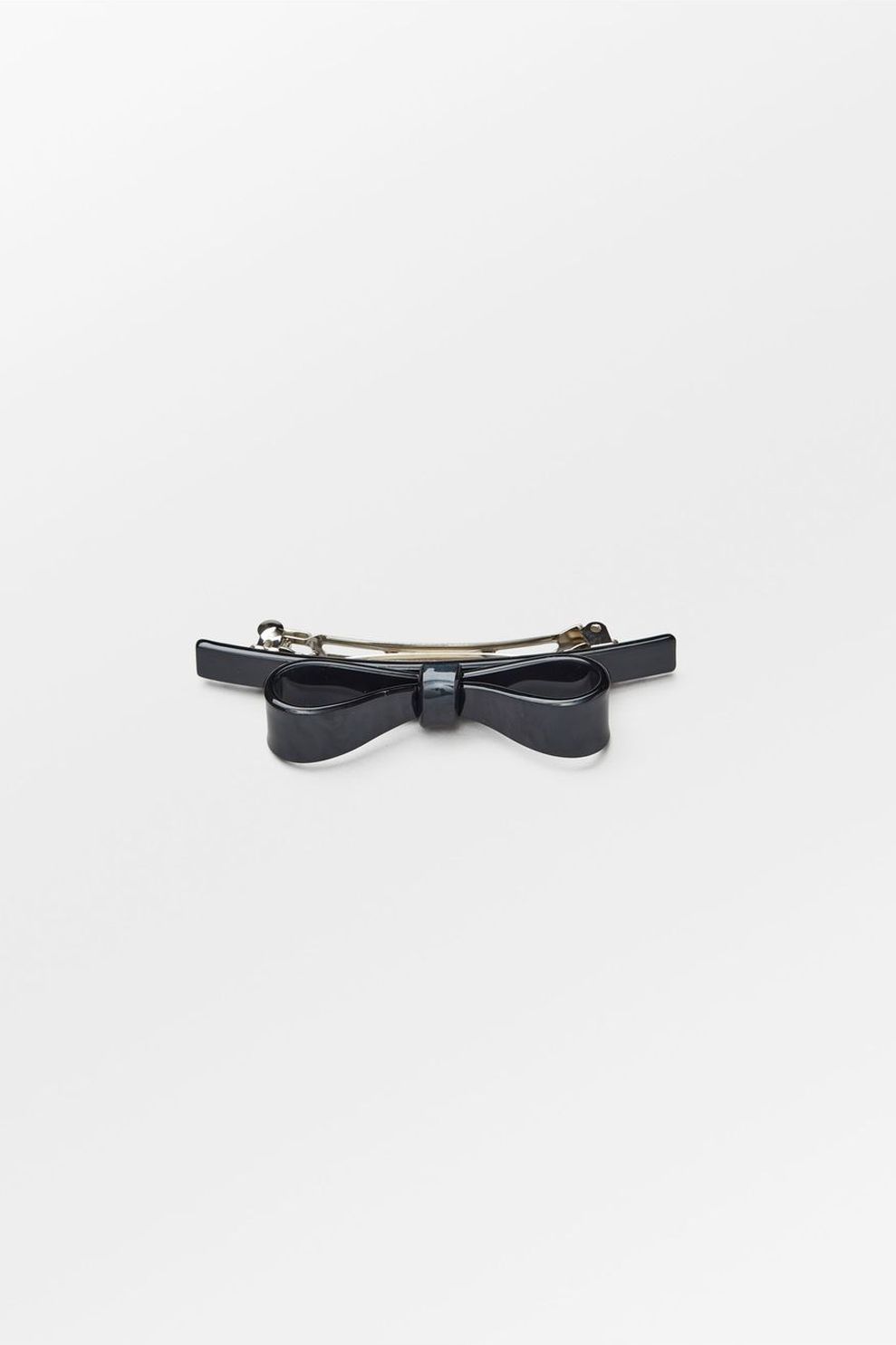 Juttu_FW24_ Accessoires Haar_Becksöndergaard_€18