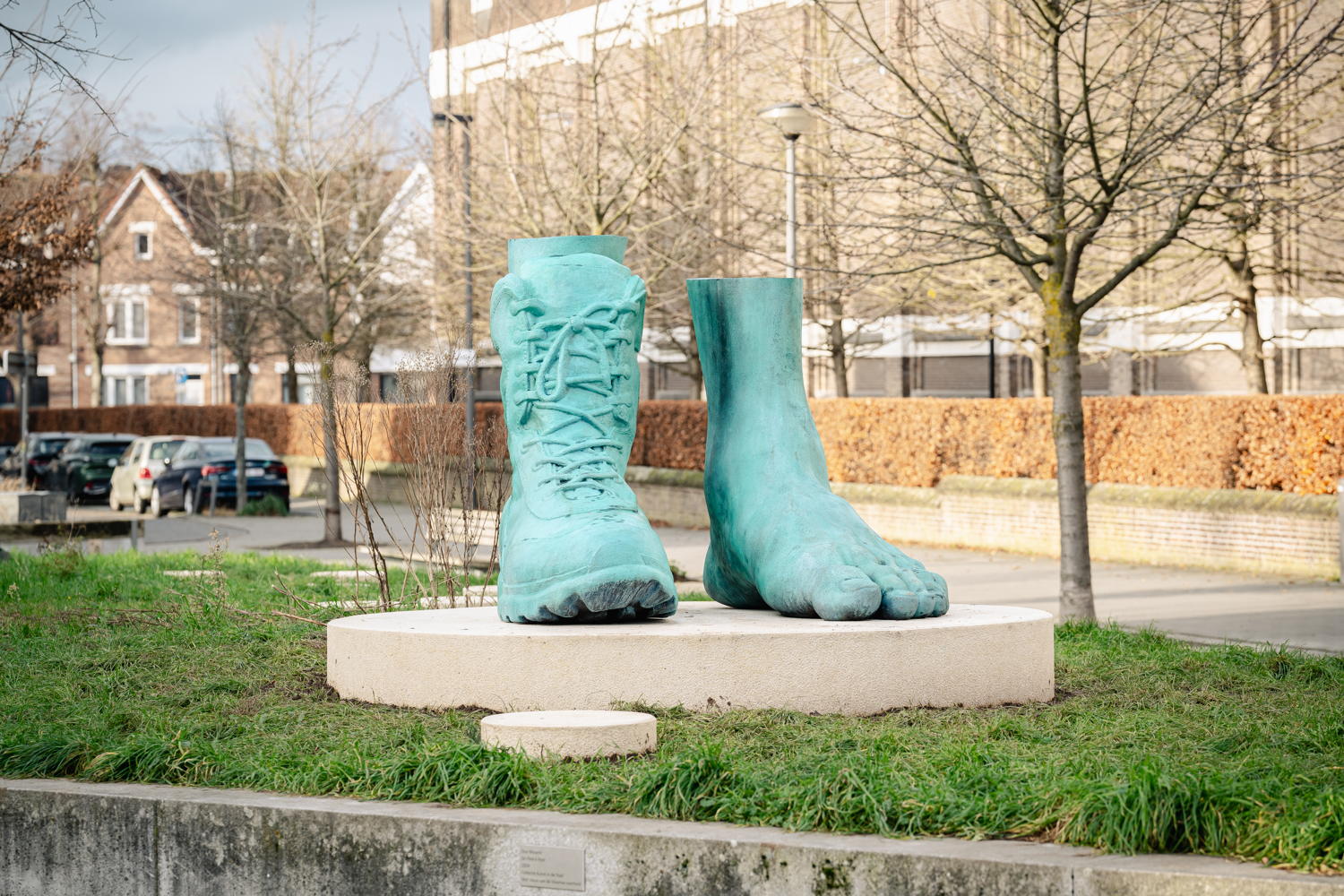 Guy Woueté, De pied à pied   (2024) © Guy Woueté – Collectie Kunst in de Stad - Foto: Tom Cornille