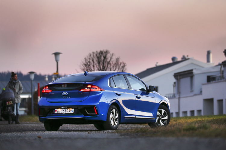 Hyundai IONIQ Hybrid