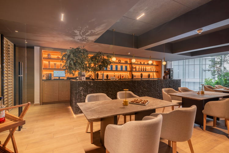 Vitant Del Valle - Grand Sports Bar