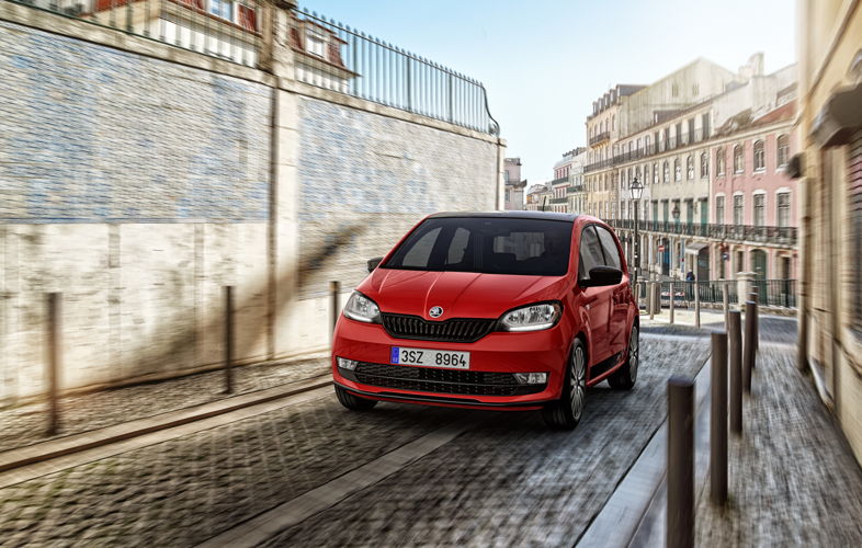 The revised ŠKODA CITIGO is presented with a completely redesigned front section and an upgraded interior. The city runabout impresses with a generous amount of space, an excellent layout, a high level of safety, good handling and new, efficient MPI petrol engines.