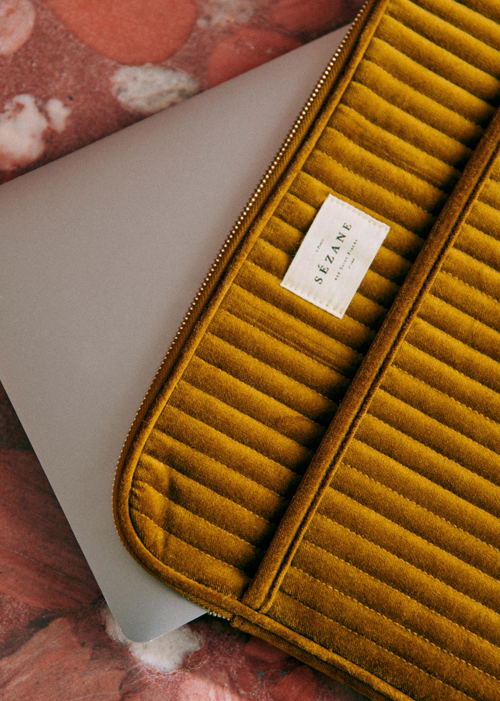 Sézane x Inouï - POCHETTE ORDINATEUR Caramel - 40€