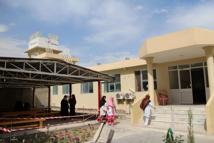 À Khost, en Afghanistan, MSF a ouvert une maternité disposant d’un bloc opératoire et d’un service de néonatalogie.

© Vivian Lee/MSF