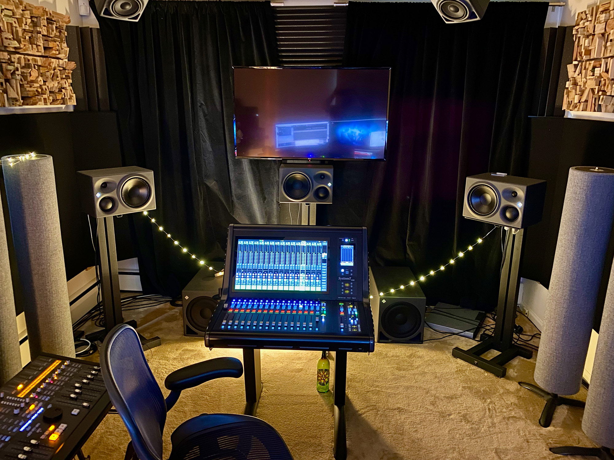 Harris' state of the art mixing environment in Burlington, featuring Neumann monitors. Harris' state of the art mixing environment in Burlington, featuring Neumann monitors.