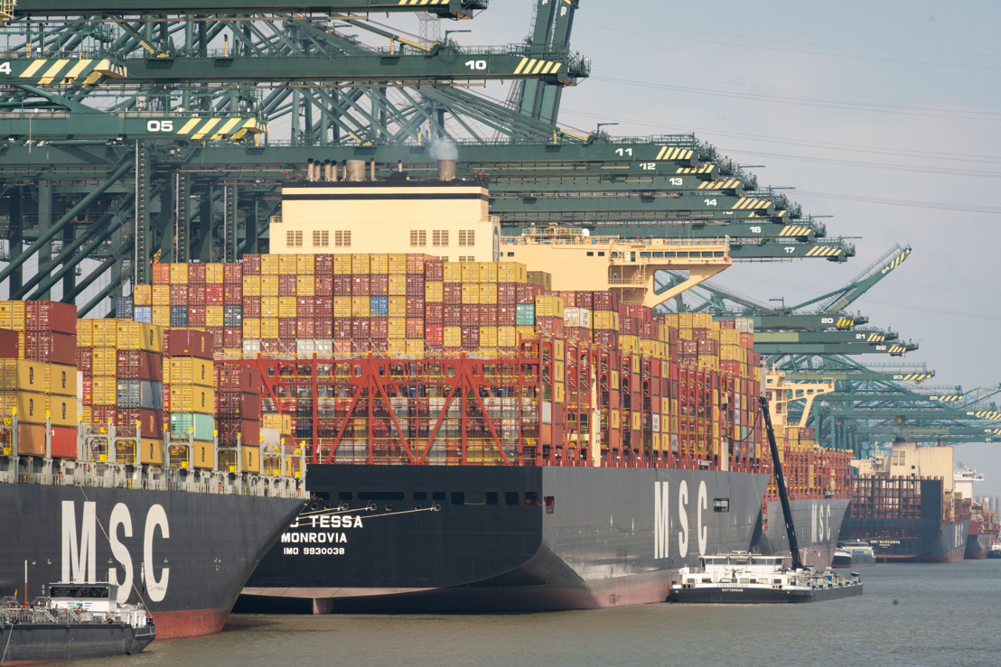 Port of Antwerp-Bruges: draught record broken at Deurganck Dock