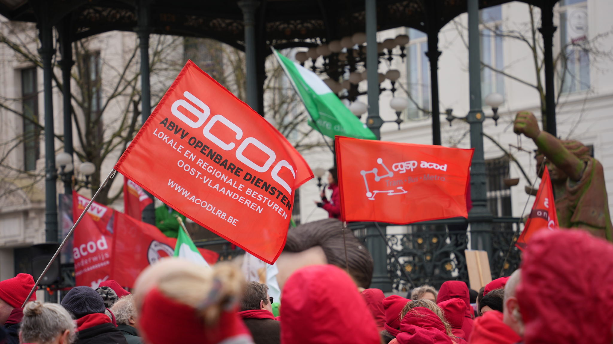 Unions continue anti-government protests with action in five provinces