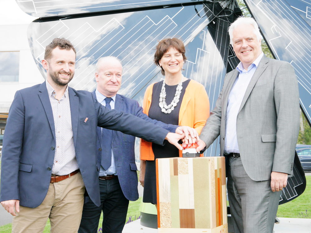Bert Herrewyn, schepen Stad Kortijk.
Patrick Verfaille, directeur Kouter Kortrijk.
Caroline Delesie, Raad van Bestuur Kouter Kortrijk.
Frank Schoonacker, Director Corporate Affairs EDF Luminus