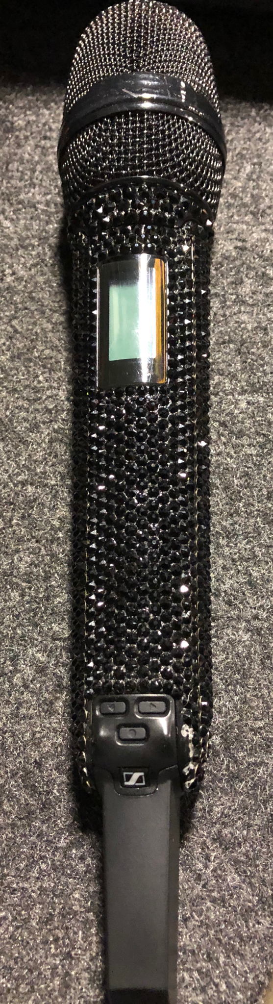 Kelsea Ballerini’s custom SKM 6000 / MD 9235 (photo by Chris Diener) Kelsea Ballerini’s custom SKM 6000 / MD 9235 (photo by Chris Diener)