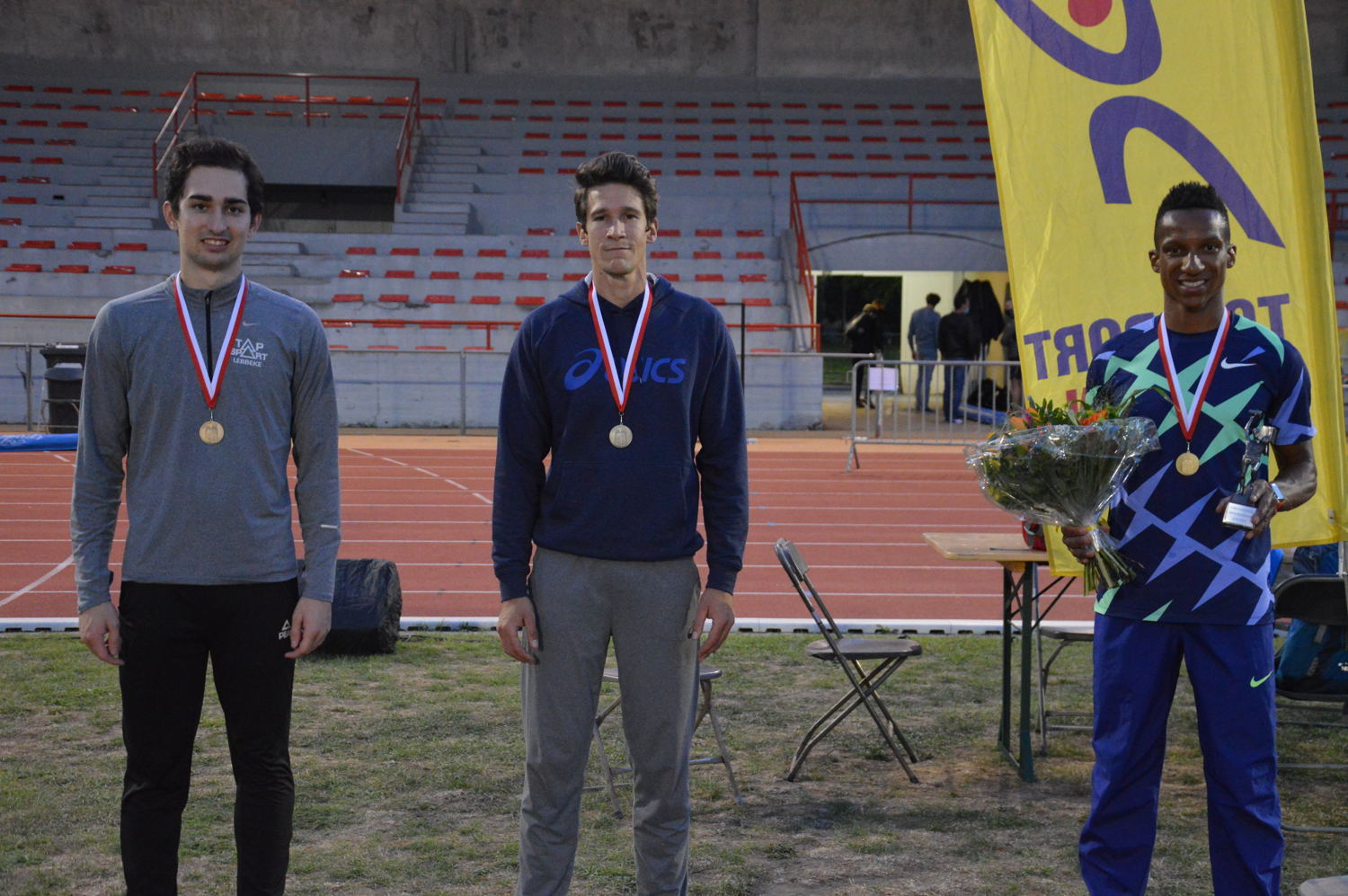 Podium vlnr: Frederik Ausloos, Thomas Van der Plaetsen en Raphaël Holzdeppe