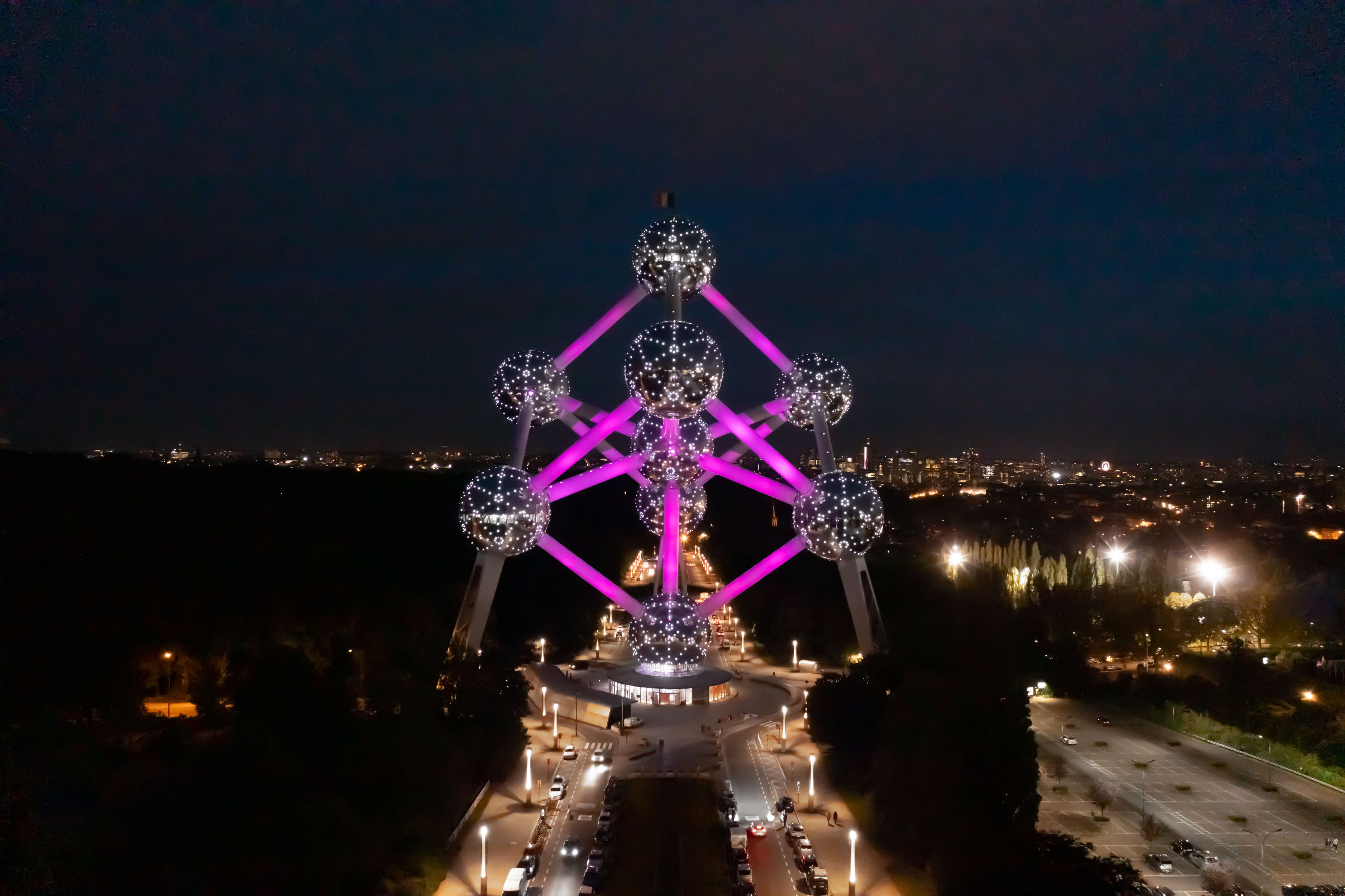 Pink Illumination of the Atomium for the Breast Cancer Campaign